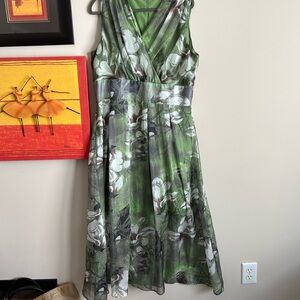 Source Unknown Green Floral Midi Dress